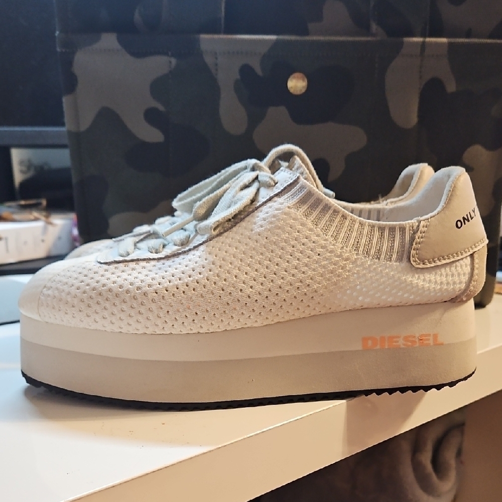 Diesel S-Pyave Wedge ET Womens White/Gray Canvas Sneakers Size 7